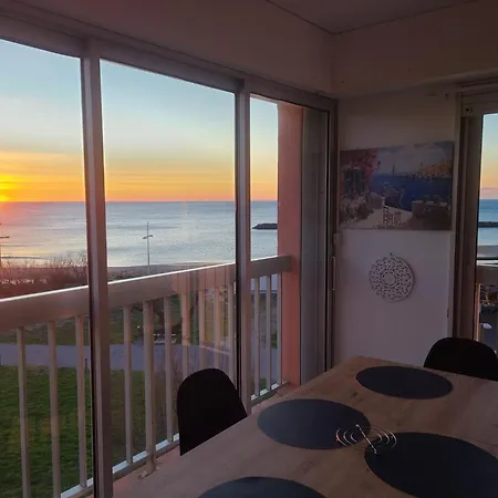 Appartement Superbe Avec Vue Au Mole